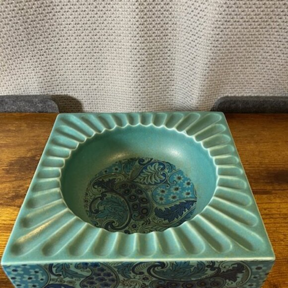 Rare Retro Porcelain Paisley Ashtray by Hyalyn‎ 6.5"x6.5" Turquoise - Picture 5 of 9